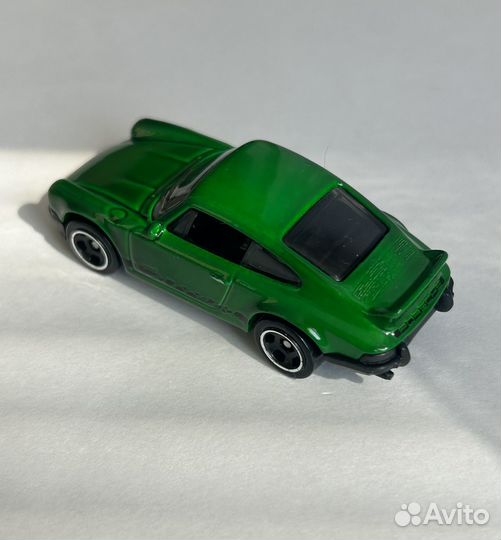 Hot wheels Porsche carrera rs 2.7 Зеленая