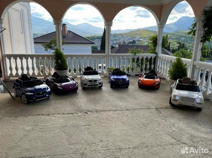 Детская машина электромобиль с пультом