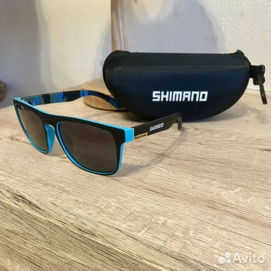 Поляризационные очки для рыбалки в футляре Shimano