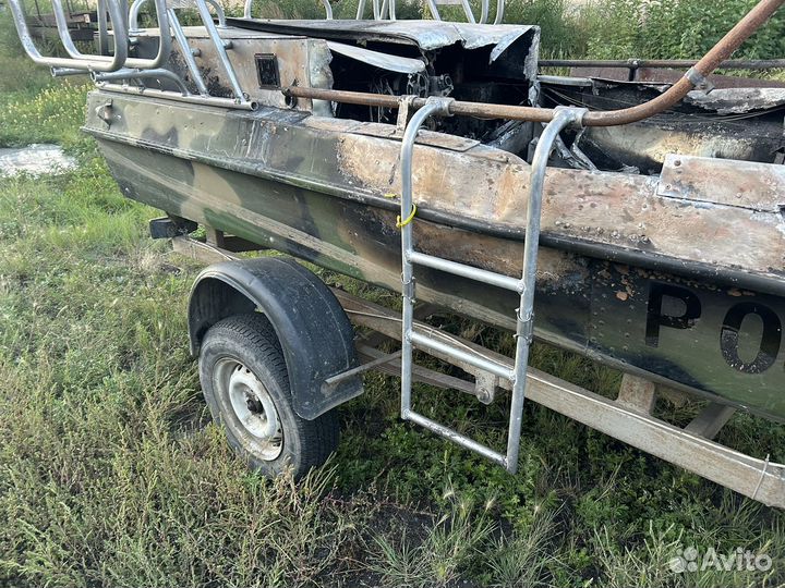 Продам лодку водомет