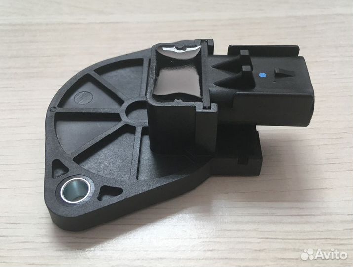 Датчик распредвала Крайслер 2,4 и Сайбер Волга