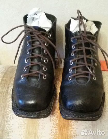 Продам лыжные ботинки