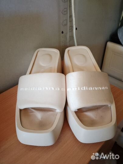 Шлепанцы женские 39 размер
