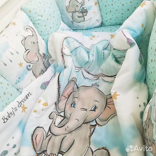 Комплект в кроватку новый