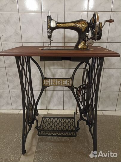 Швейная машина Singer