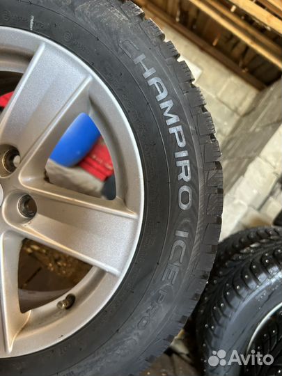 GT Radial Champiro IcePro 205/60 R16