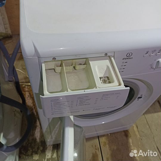 Стиральная машина indesit 5кг.Гарантия 6 мес