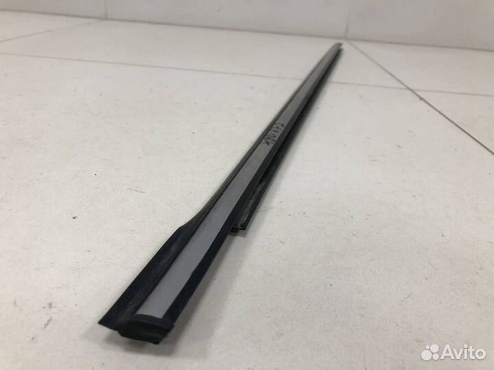 Накладка стекла переднего правого Chery Tiggo T11