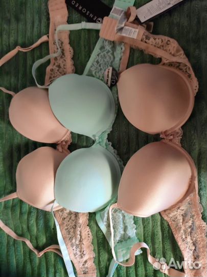 Бюстгальтера новые