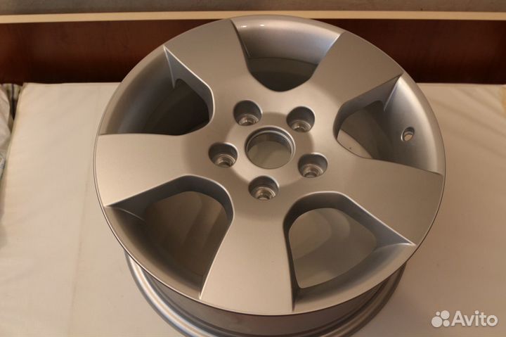 Новый оригинальный диск Skoda, 15