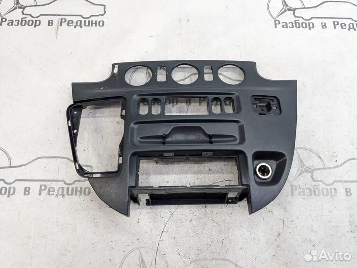 Накладка торпеды w901 Sprinter 611.981