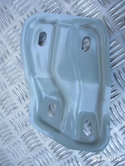 Тунель двигателя слева Mercedes-Benz A9606890642