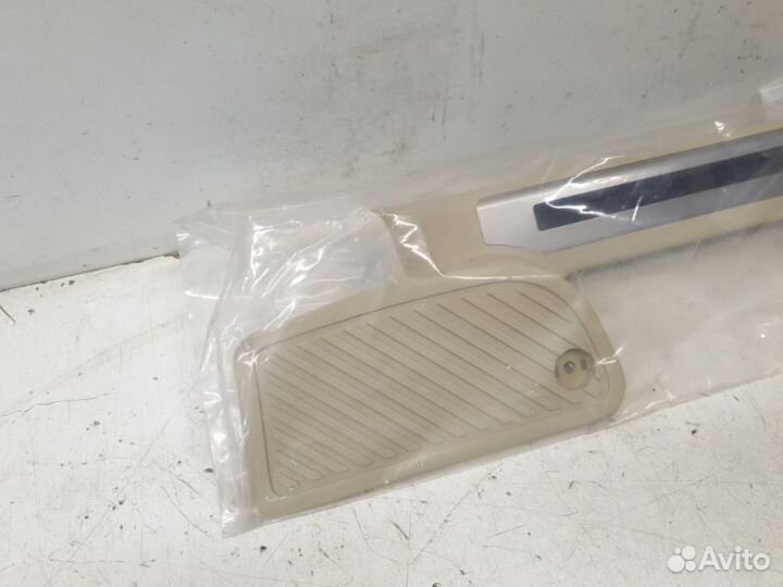 Накладка порога внутренняя задняя левая Toyota