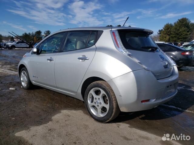 В разборе Nissan Leaf