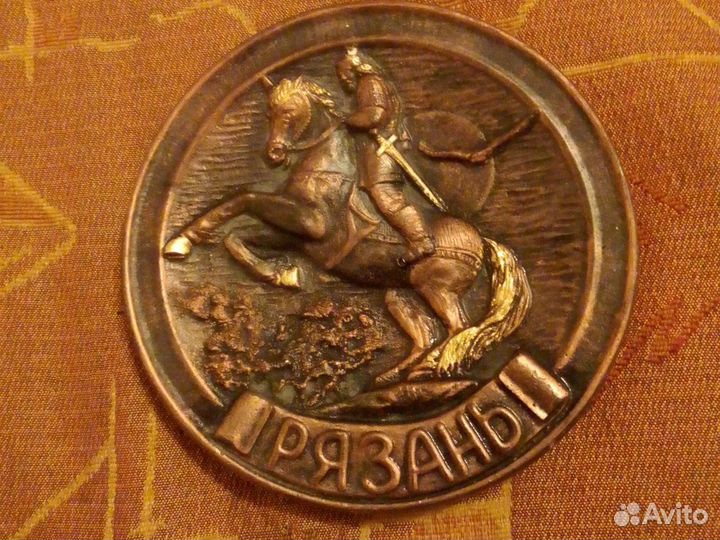 Сувенирные тарелки из разных стран