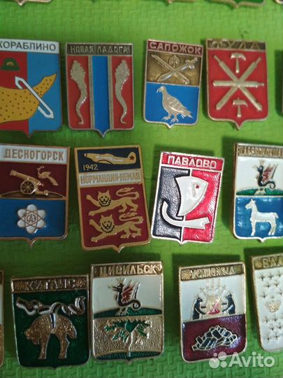 Значки гербы разные