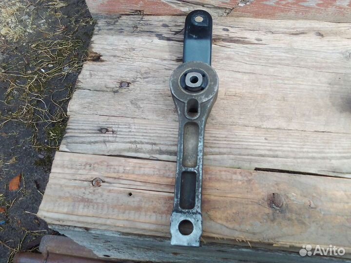 Рычаг опоры кпп Фольксваген