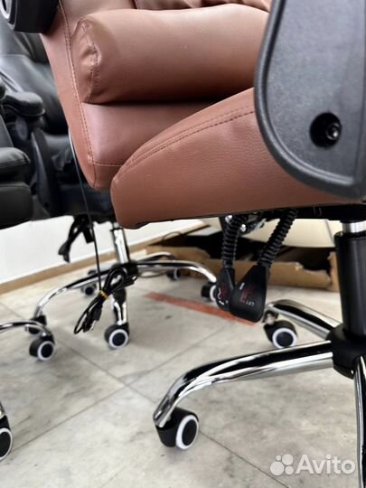 Офисное кресло руководителя