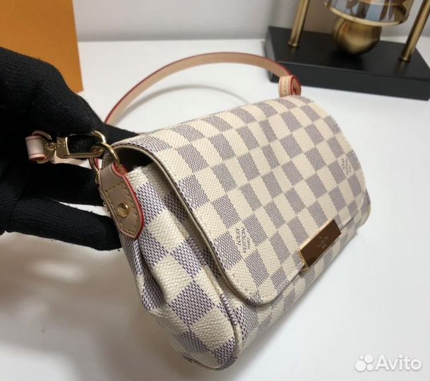 Женский клатч Louis Vuitton Favorite