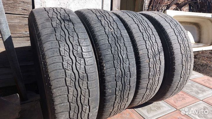 Bridgestone Dueler H/T 687 225/65 R17