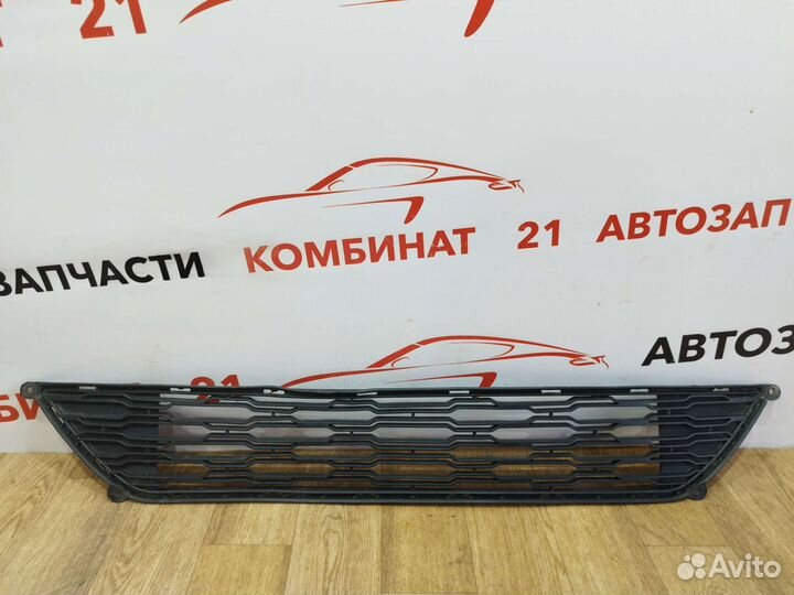 Решетка переднего бампера нижняя Kia Ceed 1 ED