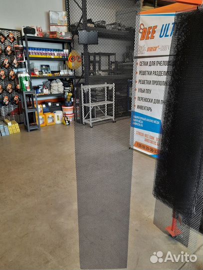 Декоративно-защитная сетка радиатора