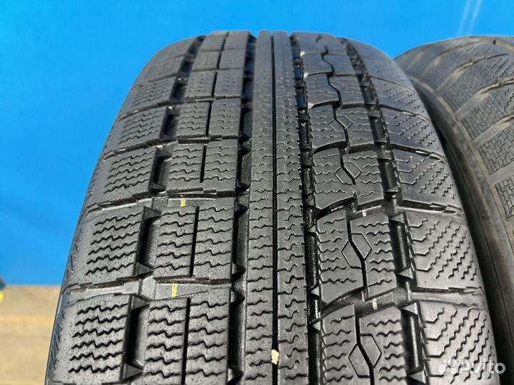 Toyo Winter Tranpath MK4a 215/60 R16 95R