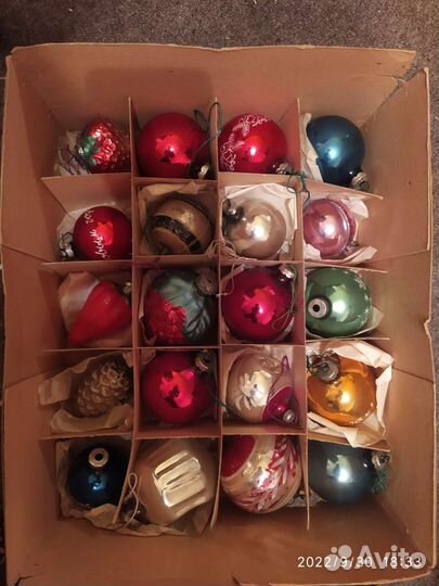 Коробка для елочных игрушек