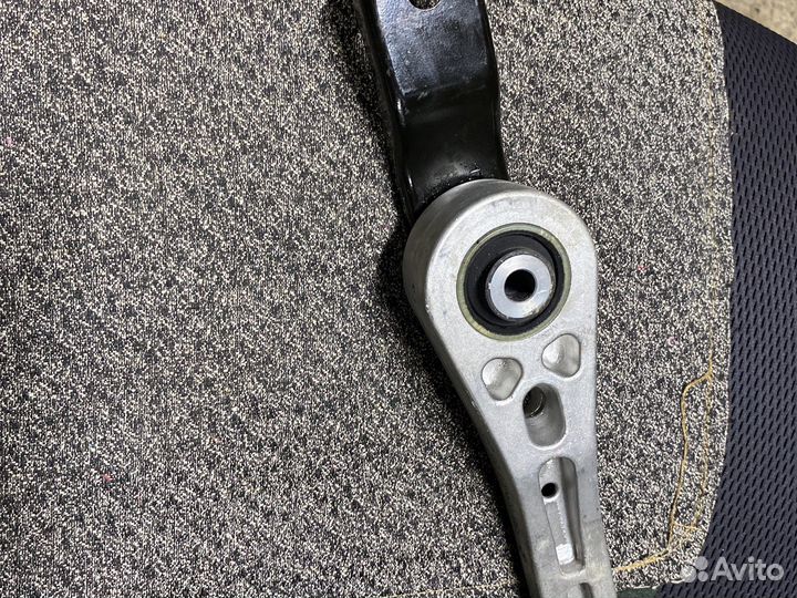 Задняя опора двигателя golf/jetta5