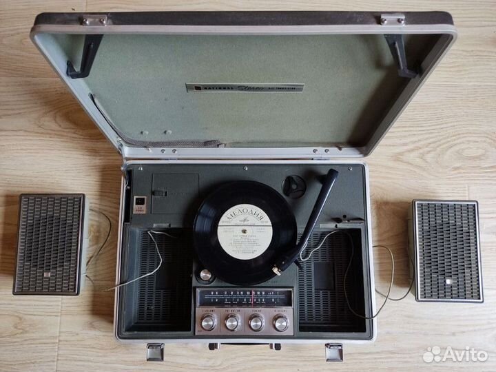 Проигрыватель виниловых пластинок National SG-725