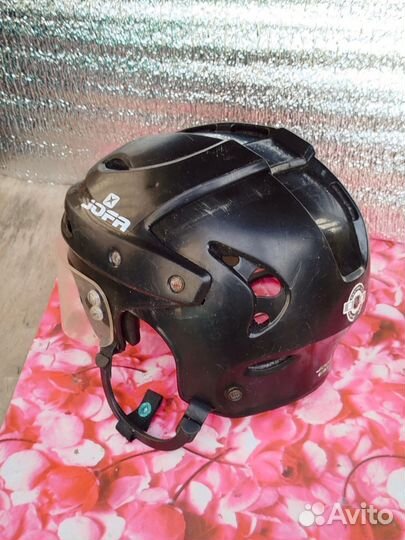 Шлем хоккейный взрослый б/у