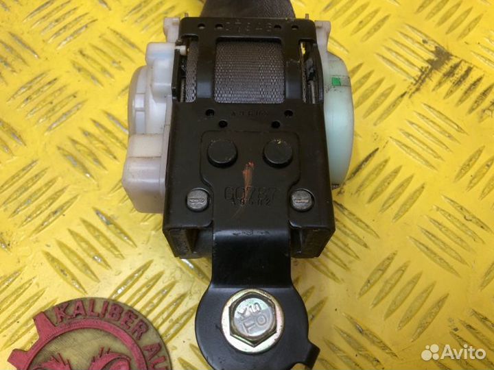 Ремень безопасности передний правый Isuzu