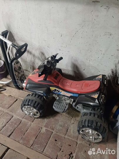 Детский квадроцикл на аккумуляторе