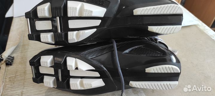 Лыжные ботинки atomic