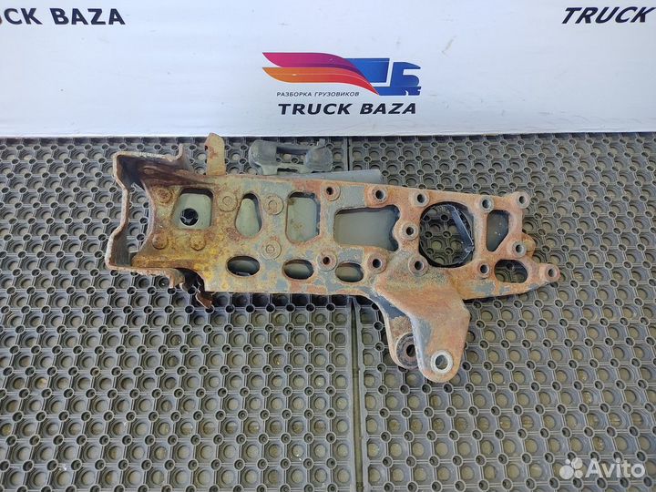 A9413222001 Кронштейн бампера переднего правый