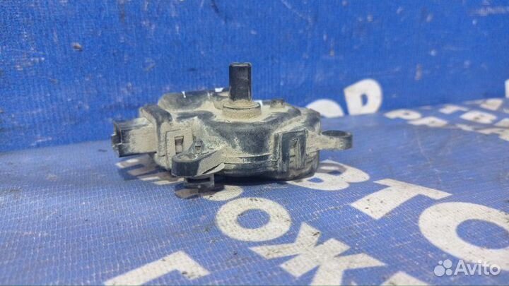 Моторчик заслонок отопителя Ford Focus 2 седан