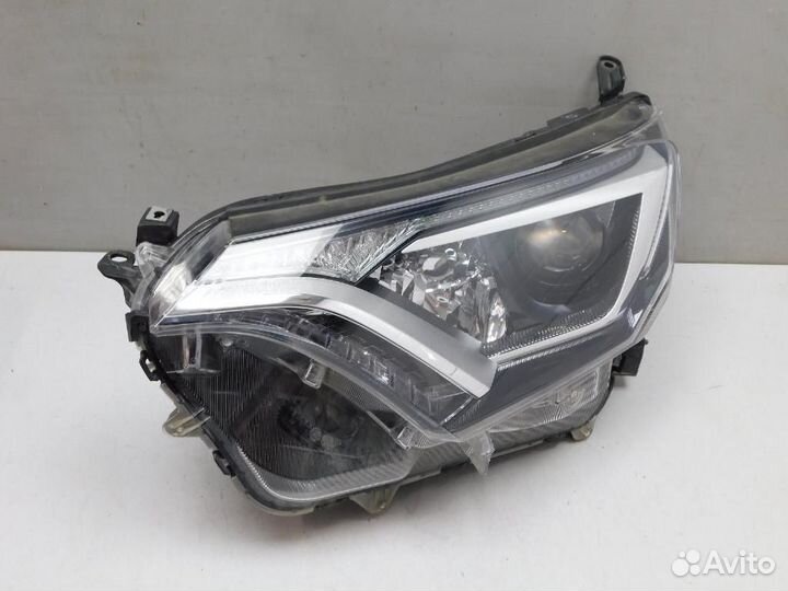 Фара левая Toyota RAV4