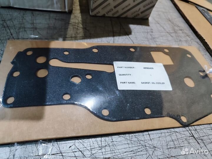 4896409 Прокладка головки маслоохладителя