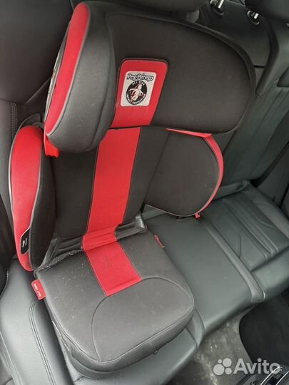 Автомобильное кресло