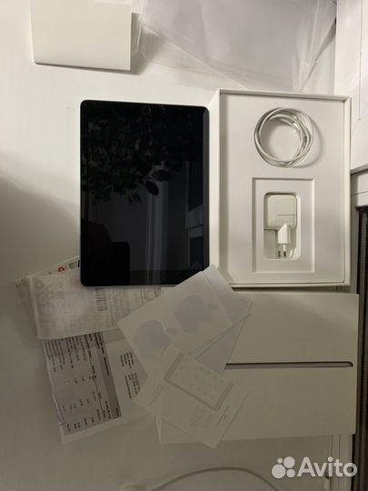 iPad wi-fi 32gb space gray mp2f2ru/a model a1822