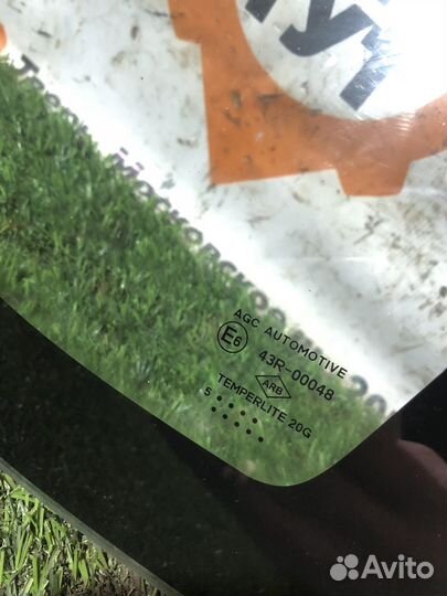 Форточка задняя левая Renault Duster 1