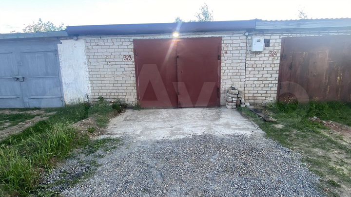 Гараж, > 30 м²