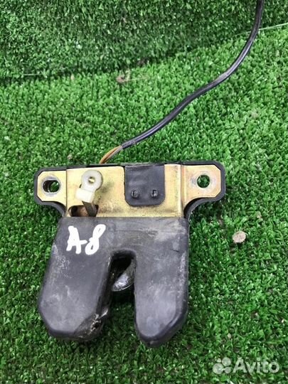 Замок багажника Audi A8 Quattro D2 ABZ 1998