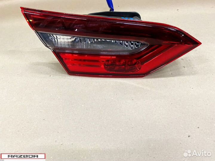 Фара задняя в дверь багажника Toyota Camry70