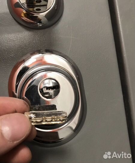 Вскрытие замков / Вскрытие авто / Замена замков