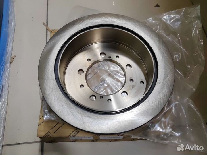 Задние тормозные диски toyota land cruiser 200 LX