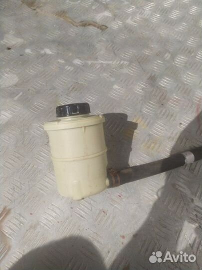 Бачок гидроусилителя руля Renault Sandero 1
