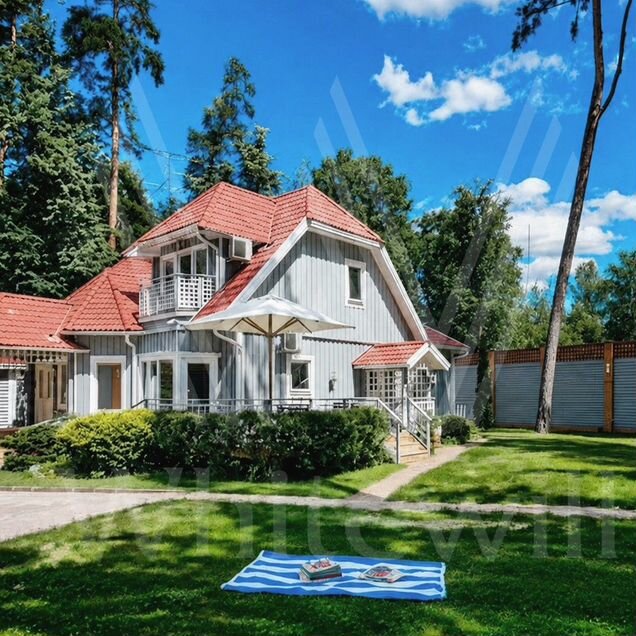 Коттедж 210 м² на участке 15,8 сот.