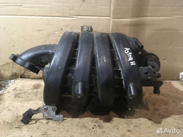 Коллектор впускной Opel Astra