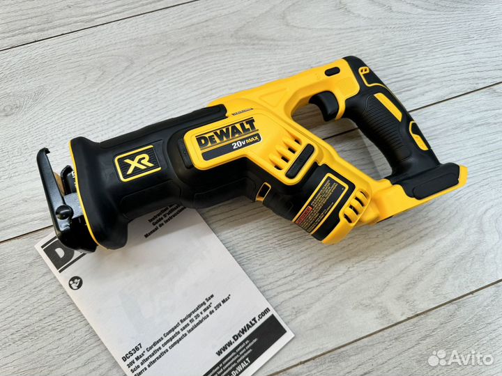 Пила сабельная Dewalt dcs367b